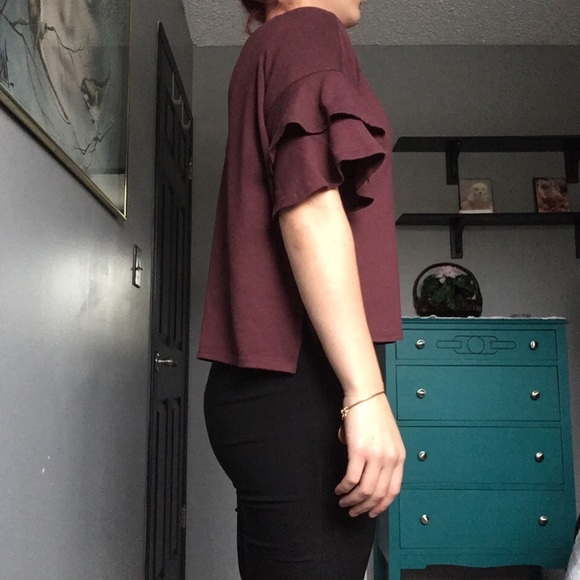 Shirt Ruffles on sleeves - Picture 3 of 3